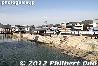 Cross the river.
Keywords: yamaguchi yanai shirakabe white wall traditional townscape