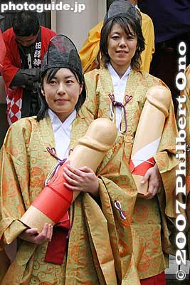 Keywords: aichi komaki kumano jinja shrine penis festival fertility honen matsuri