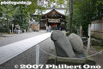 Stones and Oku-no-miya Shrine
Keywords: aichi komaki tagata jinja shrine penis fertility shinto stone sculpture