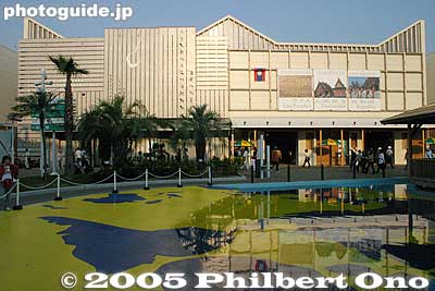The Philippines (left) and Laos (right)
Keywords: Aichi Nagakute Expo 2005 international pavilion