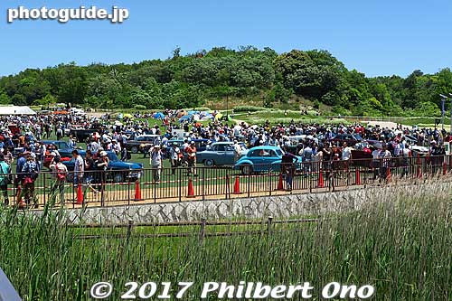 This is the Aichi Expo 2005 park where the classic cars that paraded in the morning were displayed. Free shuttle buses from the Toyota Automobile Museum were provided to the park.
Keywords: aichi nagakute toyota classic cars