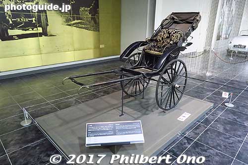 The museum's first exhibition room is full of the earliest cars, including this Japanese rickshaw from the late 19th century.
Keywords: aichi nagakute toyota automobile museum classic cars