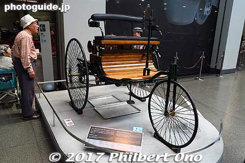 The world's first automobile. Benz Patent Motor Car (replica) from 1886 by the company that would become Mercedes-Benz.
Keywords: aichi nagakute toyota automobile museum classic cars