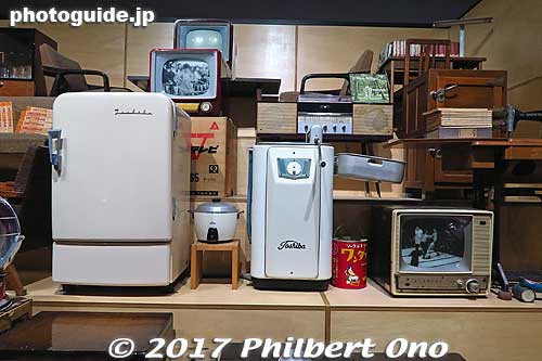 Japanese household appliances from the 1950s-1960s.
Keywords: aichi nagakute toyota automobile museum
