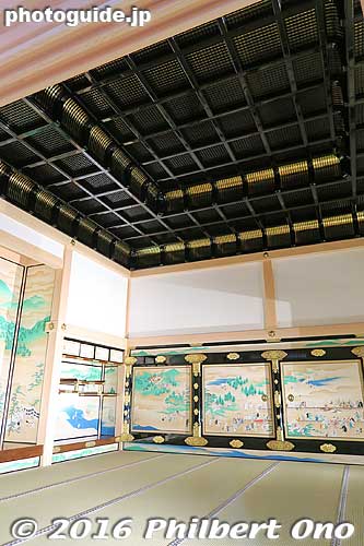Special latticed ceiling of the Taimenjo (対面所) Reception Hall's Jodan-no-Ma room reserved for the daimyo lord.
Keywords: aichi nagoya castle