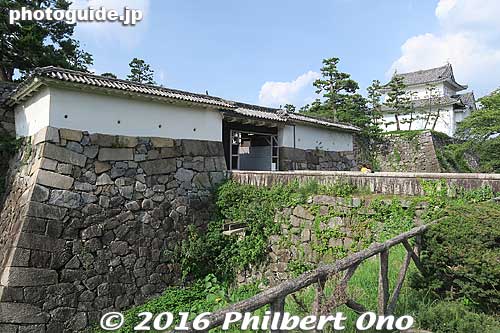Omote Ni-no-mon Gate can be seen.
Keywords: aichi nagoya castle