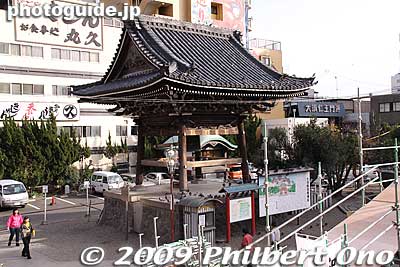Temple bell
Keywords: aichi nagoya osu kannon temple 