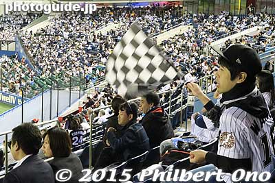 Fans cheer for the Marines playing against Nippon Ham Fighters.
Keywords: chiba lotte marines baseball Marine Stadium QVC Field