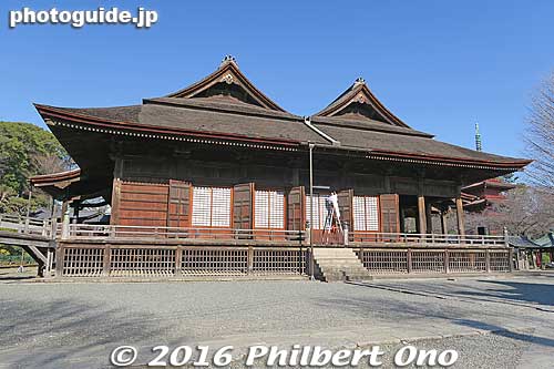 Left side of Soshido Hall
Keywords: chiba ichikawa nakayama hokekyoji nichiren buddhist temple
