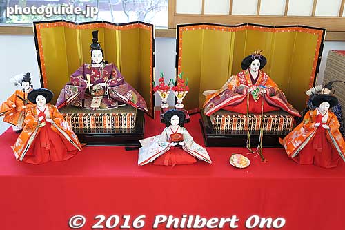 Keywords: chiba ichikawa nakayama hokekyoji nichiren buddhist temple hinamatsuri hina dolls