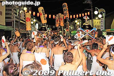 Keywords: chiba ichinomiya tamasaki jinja shrine kazusa junisha matsuri festival hadaka mikoshi