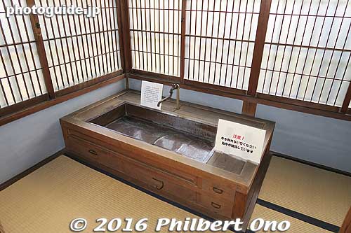 Sink for the young couple.
Keywords: chiba matsudo tojotei residence house home japanese-style