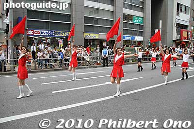 The parade started with this group of flag twirlers. 
Keywords: chiba matsudo Naoko Yamazaki astronaut 