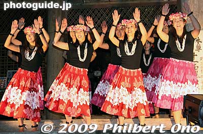 Also see [url=http://www.youtube.com/watch?v=vdADxWOH5PA]my video at YouTube.[/url] おばま　ガールズ
Keywords: fukui obama barack hula girls dancers 