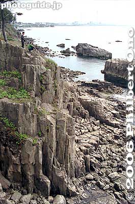 Bungee jumping is probably not possible here.
Keywords: fukui sakai tojinbo tojimbo coast rock column wall