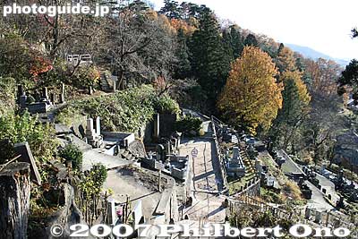 Slope where they committed seppuku (hara-kiri). 自刃の地
Keywords: fukushima aizu-wakamatsu iimoriyama hill byakkotai white tiger graves tombs memorial