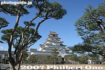 Aizu-Wakamatsu Castle
Keywords: fukushima aizuwakamatsu aizu-wakamatsu tsurugajo castle tower donjon pine tree matsu