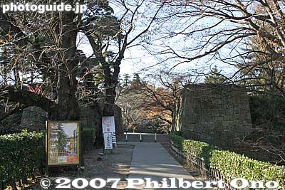 San-no-Maru entrance to Tsurugajo Castle 三の丸
Keywords: fukushima aizuwakamatsu aizu-wakamatsu tsurugajo castle