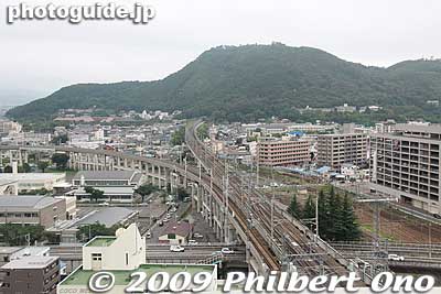 Clear view of Mt. Shinobuyama 信夫山
Keywords: fukushima train tracks