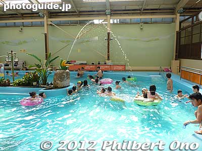Besides the pools, there are real hot spring baths where you have to go in naked. Cameras not allowed though.
Keywords: fukushima iwaki spa resort hawaiians water park amusement hot spring onsen pool slides