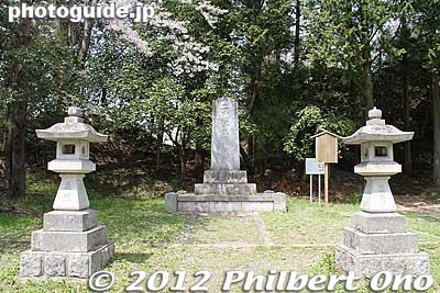 Monument for the Nihonmatsu Shōnentai (二本松少年隊) or the Nihonmatsu Teenage Corps who fought and died in the Boshin War.
Keywords: fukushima nihonmatsu kasumigajo castle