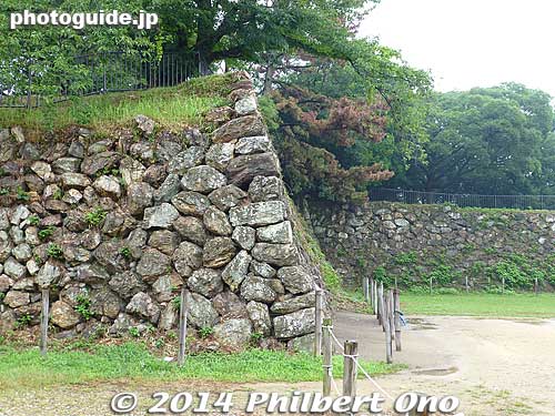 Kano Castle stone walls.
Keywords: gifu kano-juku castle nakasendo