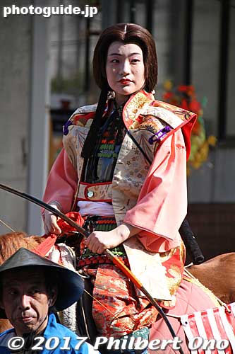 Chiyo was the devoted wife of samurai Yamanouchi Kazutoyo.
Keywords: gifu nobunaga matsuri festival parade