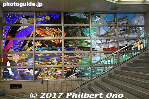 Stained glass at Gifu Station.
Keywords: gifu station