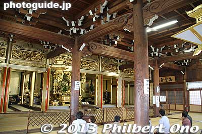 Inside Takehana Betsuin. Very impressive for a rural area.
Keywords: gifu hashima takehana betsuin temple fuji matsuri wisteria festival buddhist jodo shinshu otani
