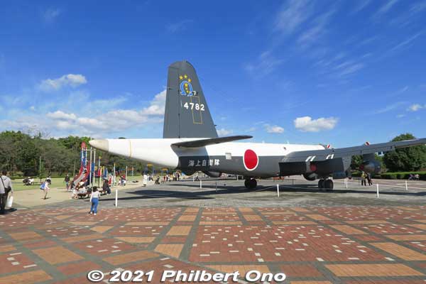 Rear of P-2J. Next to the outdoor planes is a grassy lawn for kids to run around. No balls, frisbees, or tents allowed. 川崎P2-J対潜哨戒機
Keywords: gifu Kakamigahara Air Space Museum aviation airplane