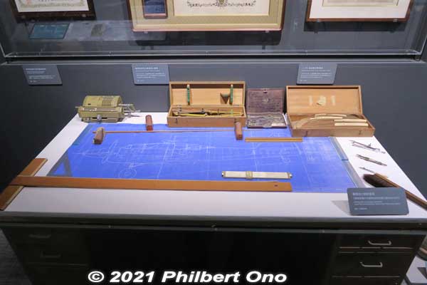 Airplane design drafting table and implements.
Keywords: gifu Kakamigahara Air Space Museum aviation airplane