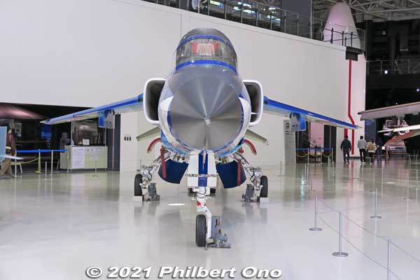 Nose of Mitsubishi T-2 Blue Impulse aerobatic jet.
Keywords: gifu Kakamigahara Air Space Museum aviation airplane