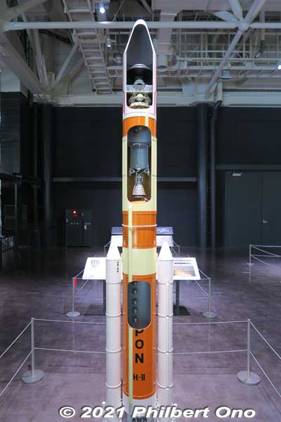 H-II two-stage rocket made with 100% Japanese technologies.
Keywords: gifu Kakamigahara Air Space Museum aviation rockets