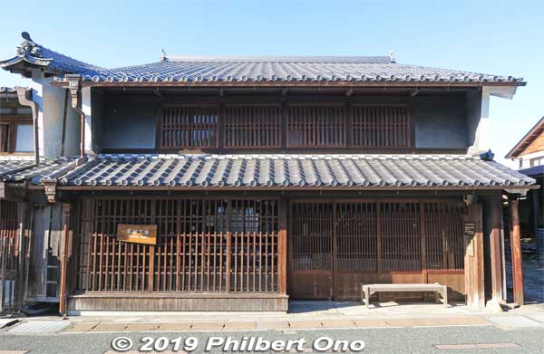 Yoshida Kobo
Keywords: gifu mino udatsu roof traditional townscape