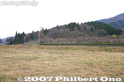 Mt. Sasaoyama, Ishida Mitsunari's base camp, as seen from the final battlefield. 笹尾山
Keywords: gifu sekigahara battlefield ishida mitsunari