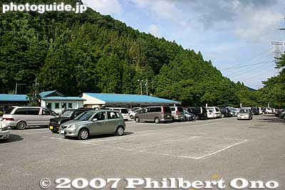 Sekigahara Stalactite Cavern parking lot. The blue-roof building is a souvenir shop and restaurant.
Keywords: gifu sekigahara stalactite cavern
