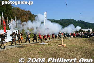 FIRE!! Those guns make a huge noise.
Keywords: gifu sekigahara battle festival matsuri 