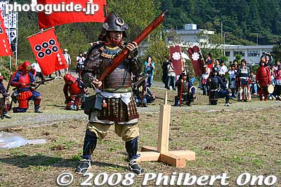 There are a number of matchlock gun battalions in Japan, and they often demonstrate the guns at festivals like this.
Keywords: gifu sekigahara battle festival matsuri 