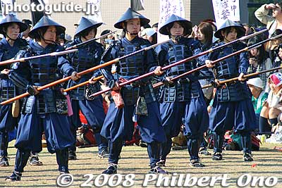 Apparently they had women warriors too. Or maybe they did not have enough male actors to fit into the samurai costumes.
Keywords: gifu sekigahara battle festival matsuri 