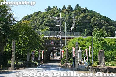 Path to Myooji temple. 妙応寺
Keywords: gifu sekigahara imasu-juku post town nakasendo 