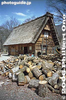 Keywords: gifu shirakawa-mura village shirakawa-go gassho-zukuri thatched roof minka japanhouse