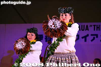 The nightly main event was an hour-long Merrie Monarch hula show by [url=http://photoguide.jp/pix/thumbnails.php?album=696]Hula Halau 'O Kamuela[/url], the overall winner of the 2008 Merrie Monarch Festival held in Hilo, Hawaii.
Keywords: gunma gumma shibukawa ikaho onsen spa hawaiian hula festival dancers