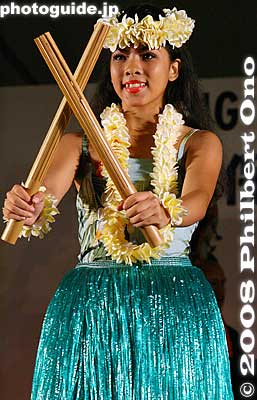 Bamboo rattles called pu'ili.
Keywords: gunma gumma shibukawa ikaho onsen spa hawaiian hula festival dancers girls women Hula Halau'O Kamuela stage performance