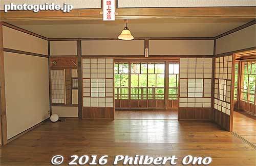 First floor of Robert Walker Irwin's summer residence in Ikaho. When the house was moved, it was disassembled and repaired before reassembly.
Keywords: gunma gumma shibukawa ikaho onsen spa hot spring robert irwin hawaiian minister summer house villa japanhouse