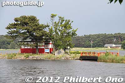 Ukishima island in Tataranuma Park.
Keywords: gunma tatebayashi Tataranuma Park lake reeds benzaiten shrine