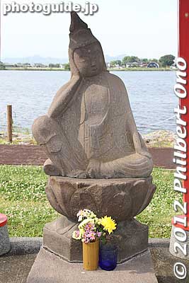 Benzaiten is a goddess worshiped for household safety, business prosperity, and transportation safety.
Keywords: gunma tatebayashi Tataranuma Park lake benzaiten shrine