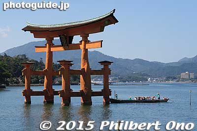 Shrine worshippers also arrive by boat like they did in the old days before modern ferry service.
Keywords: hiroshima hatsukaichi miyajima Itsukushima shrine torii
