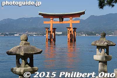 Keywords: hiroshima hatsukaichi miyajima Itsukushima shrine torii