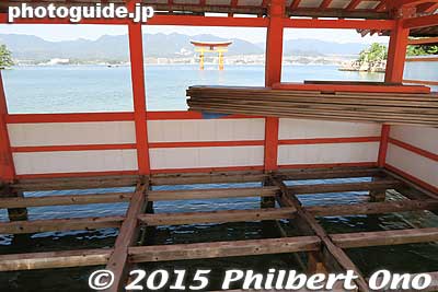 Renovating the floor maybe.
Keywords: hiroshima hatsukaichi miyajima Itsukushima shrine