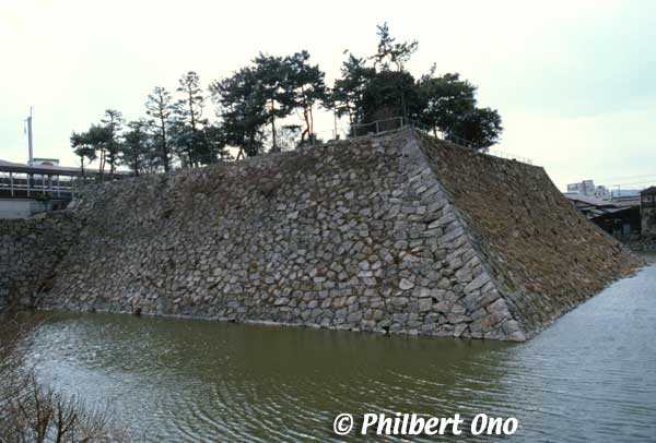 Mihara Castle tenshu main tower foundation and moat. No buildings remain.
Keywords: hiroshima prefecture mihara castle japancastle